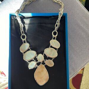 Women's Silver Tone Fashion Necklace - Brand New